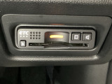 ハンドルの右下にETCがついています。高速道路の料金所の通過も楽々です!。カードの取り出しもしやすい場所についています。