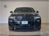 【キドニーグリル】BMWは約90年もの間、ほぼ全ての車両にひと目でBMWだと分かるこの特徴的なフロントグリルが備えられ、デザイン・アイコンとして親しまれてきました。