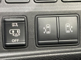 【両側パワースライドドア】スマートキーや運転席のスイッチで後席両側スライドドアの開閉が可能♪電動だから力を入れてドアを開ける必要が無く、小さなお子様でも簡単に開け閉めでき快適です♪