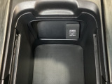 アクセサリーソケットはUSBのアダプターなどをつければ、スマホの充電にも使えます。