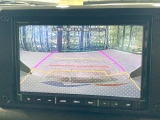 【バックカメラ】駐車時に後方がリアルタイム映像で確認できます。大型商業施設や立体駐車場での駐車時や、夜間のバック時に大活躍!運転スキルに関わらず、今や必須となった装備のひとつです!