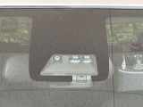 【トヨタセーフティセンス】走行中に前方の車両等を認識し、衝突しそうな時は警報とブレーキで衝突回避と被害軽減をアシスト。より安全にドライブをお楽しみいただけます。