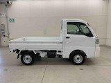 軽自動車、小型車を中心に常時300台展示車を御用意させて頂いております