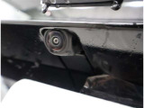 バックカメラが付いているので後方確認が非常にしやすいです。今や運転初心者も熟練者も必須装備!ついていて損はないですね♪