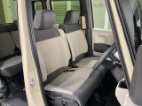 乗降がしやすい運転席。高さが調節できて小柄な方でも運転しやすいポジションをとることができます。