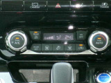 快適オートエアコン付♪設定温度をキープし車内を快適な温度に保ちます♪