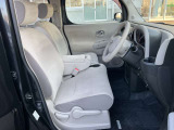 運転のしやすさや、乗り降りにも配慮した運転席