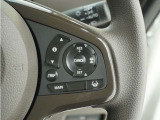 ◆アダプティブクルーズコントロール◆予め設定した車速内でクルマが自動的に加減速。前走車との適切な車間距離を維持しながら追従走行します。【LKAS】車線維持支援システムでステアリング操作を支援。