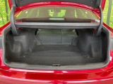 普段のお買い物や通勤、送迎等に十分な荷室スペースを確保しております。
