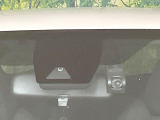【トヨタセーフティセンス】走行中に前方の車両等を認識し、衝突しそうな時は警報とブレーキで衝突回避と被害軽減をアシスト。より安全にドライブをお楽しみいただけます。