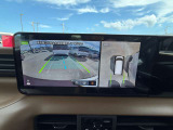 アラウンドビューモニターは4方のカメラで真上から車を見たようにモニターで確認ができる日産の自慢の装備です。是非実際の車で体感してみてください。