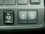 両側電動スライドドア装備です。運転席からボタン操作で開閉できます