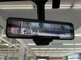 スマートルームミラー♪たくさん荷物を載せても、バックカメラで映像を映すので後方の視界も確保!!様々なシーンで活躍する便利装備☆