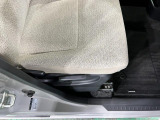 痛みの出やすい運転席シートの角、フロアマット、座面、ともに良好です