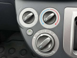 4WD/ワンオーナー/純正オーディオ/CD/ラジオ/AUX/キーレスキー/エアコン/フルフラットシート/アクセサリーソケット/取扱説明書/メンテナンスノート