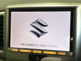 【純正ナビ】人気の純正ナビを装備しております。ナビの使いやすさはもちろん、オーディオ機能も充実!キャンプや旅行はもちろん、通勤や買い物など普段のドライブも楽しくなるはず♪