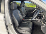 運転席シート廻りは使用感も少なく、良好な状態となっています。前オーナー様が丁寧に使っていたことがよくわかりますね。