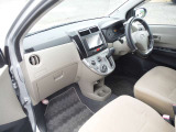 当店は車の品質に自信を持っています!なので、さまざまな角度から70枚以上のお写真載せています。