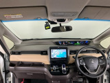 【前方視界】開放的な前方視界!運転がしやすく疲れにくいです♪窓が大きく、見通しがとっても良いおクルマですよ♪