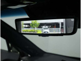 デジタルインナーミラー装備!車両後方のカメラの映像をデジタル補正で視認性を向上させてインナーミラー内に表示します♪視界を遮るものがなく、後席に同乗者がいても後方を確認しやすく安心です♪