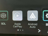 スマホとクルマをつなぐことで、これまでのナビに加えて、いろんなサービスが楽しめます。