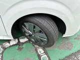 タイヤサイズは185/60R16です。日産純正ホイール装着車です。