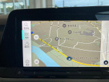 純正カーナビはメーターと連動して視線移動を伴わない快適な運転の後押しをします。AppleCarplay等もご利用いただけます。
