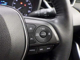 ステアリングスイッチ付き。前方から目を離すことなく操作することが可能です。