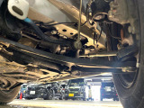お車を安心してお乗りいただく為には、足回りの定期点検が欠かせません。サービスサポート(有償保証)では無料点検もご提供しており、安心のカーライフをお過ごしいただけるサポート体制が整っています。