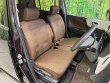 運転席シート廻りは使用感も少なく、良好な状態となっています。丁寧に使われていたことがよくわかりますね。