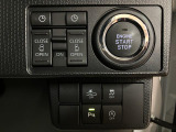 リヤのスライドドアを電動で開閉することが可能になっています☆運転席からもリモコンキーからもドアのハンドルからも開閉が可能です☆