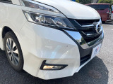 【LEDヘッドライト】悪天候や夜間走行時も良好な視界を確保し安心して運転できる高輝度LEDヘッドライトを装備!点灯速度が早く、消費電力も抑えられています。