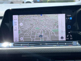 スマートフォン用アプリ[Apple CarPlay][Android Auto]対応の純正ナビ Discover Pro を装備、ラジオ、地デジTV、Bluetoothハンズフリー通話にも対応。