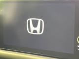 【メーカー純正ナビ】インテリアに溶け込むスタイリッシュな「専用設計」メーカーナビを装備♪視認性や操作性など基本性能にも優れ、より上質なカーライフをお楽しみいただけます。