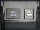 【充電用USB端子】デバイスの充電に便利です。※実際の接続端子は写真で確認or店舗までご気軽にお問合せください♪