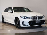 BMWのダイナミック且つエモーショナルなスタイルを印象付けるキャラクターライン(プレスライン)眺めているだけで溜め息の出る美しさです☆