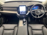 XC90 T8 ウルトラ 入庫です!高品質スピーカーやサンルーフなど快適装備盛りだくさん♪もちろんボルボが世界に誇る安全機能も多数装備されております。