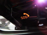 SOSコール/エアバックが展開するような深刻な事故において、自動でSOSコールを発信します。車内で急病人が出るような緊急時は、手動で発信可能です。