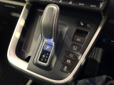 【駐車支援システム】駐車スペースを検知し、スムーズな駐車をアシスト。狭いスペースへの駐車など、駐車に自信の無い方におすすめの機能です♪