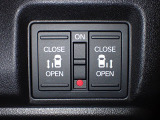 運転席からもスライドドアをボタン操作でスピーディーに開閉できます!またスマートキーでも操作できるので便利です。