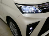 LEDヘッドライトです。デザイン性がよくとても明るいので、夜間の走行や悪天候でも安心です。しかも長寿命!