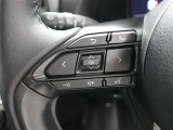 ステアリングスイッチ付き。手を離さずにさまざまな操作が可能です。
