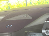 【ホンダセンシング】走行中に前方の車両等を認識し、衝突しそうな時は警報とブレーキで衝突回避と被害軽減をアシスト。より安全にドライブをお楽しみいただけます。