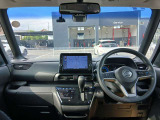 スタイリッシュなインパネ周りです!運転の際、常に目にする部分は、シックにまとめた飽きの来ないデザインが人気です!