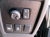 ドアミラーの鏡面の調節、格納は運転席からすべて操作できます!