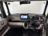 見通しの良い運転席回りとなっておりますので安心して運転をして頂けます!窓が大きいので明るく開放的な室内です