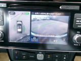 駐車の苦手な方に役立つパーキングサポート機能が装備されています。