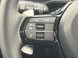 ★オーディオコントロールスイッチ★ステアリングにはオーディオコントロールスイッチが付いていますので、目線を正面から外すことが無く、また、ステアリングから手を離さずにオーディオ操作ができます