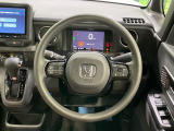 インテリアに合わせたデザインのステアリングは、運転される方のことも考え、運転しやすい形状、大きさです。是非一度、実際に触ってお確かめください。