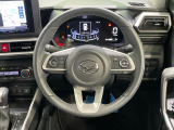 【純正革巻きステアリング】上質な革を使用することで、手にしっかり馴染みとても運転しやすいハンドルです♪